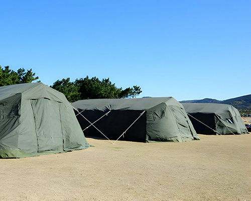 Guide complet des tentes militaires